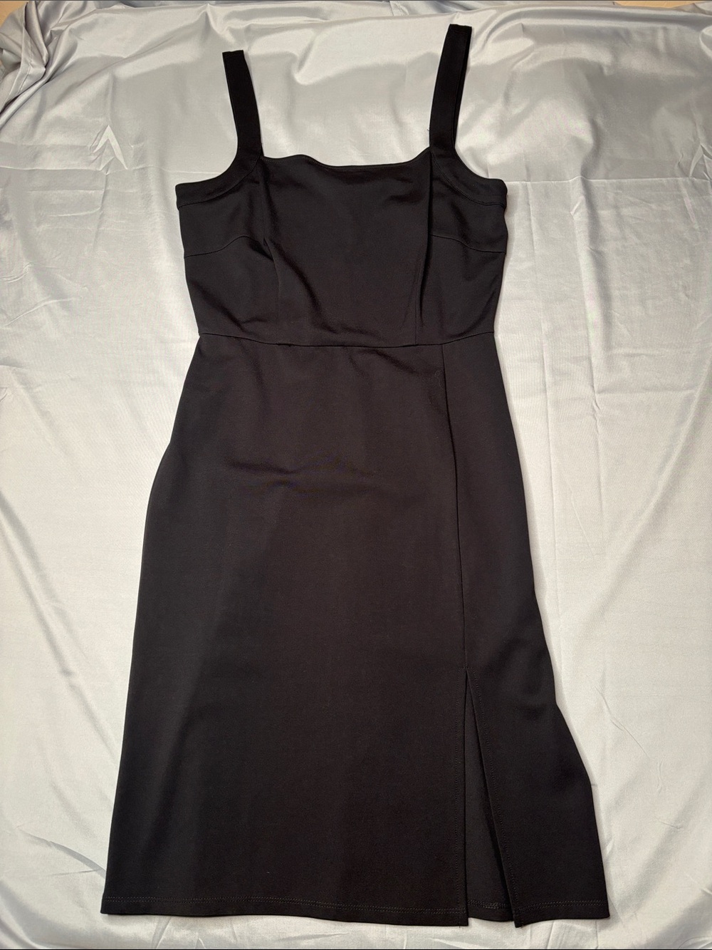 cupcakes & cashmere NWT Black Square-Neck Midi Dress Size M